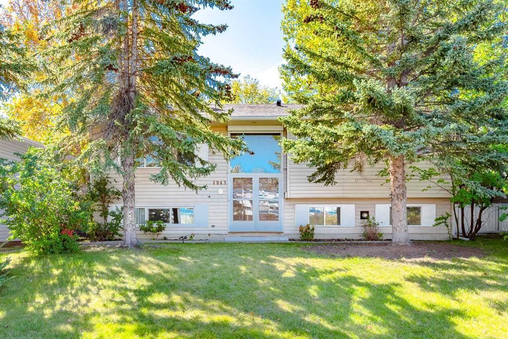 New property listed in St Andrews Heights, Calgary