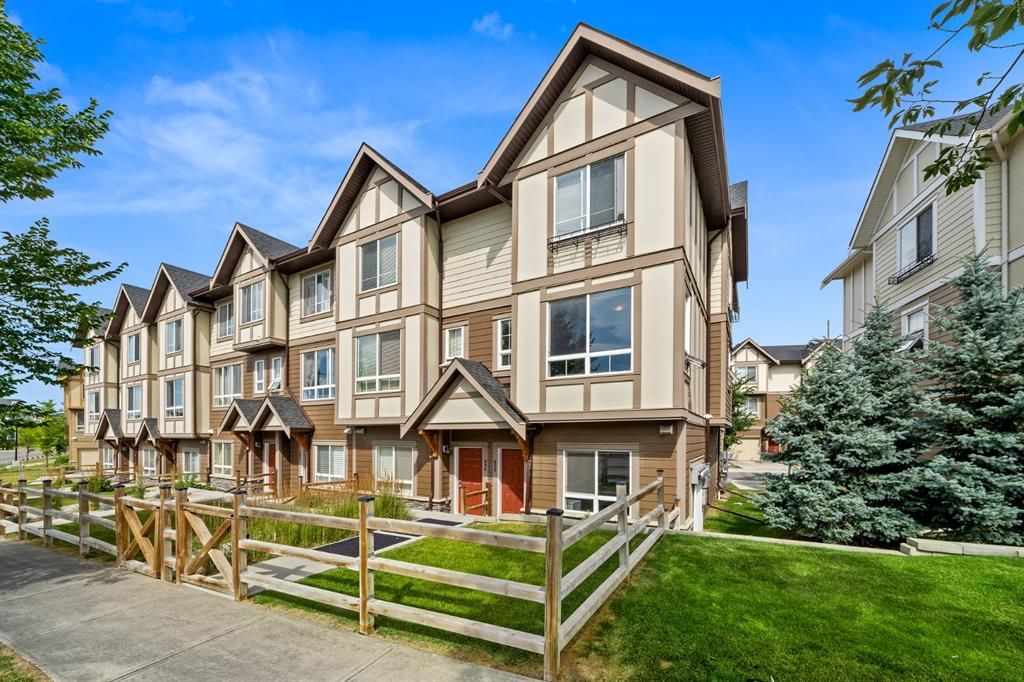 I have sold a property at 898 Sherwood BOULEVARD NW in Calgary
